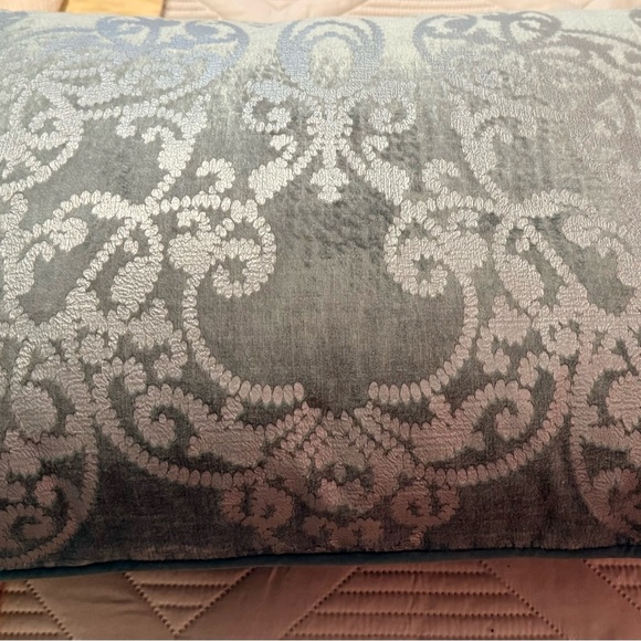 Luxurious Rodeo Home pillow - Picture 2 of 6